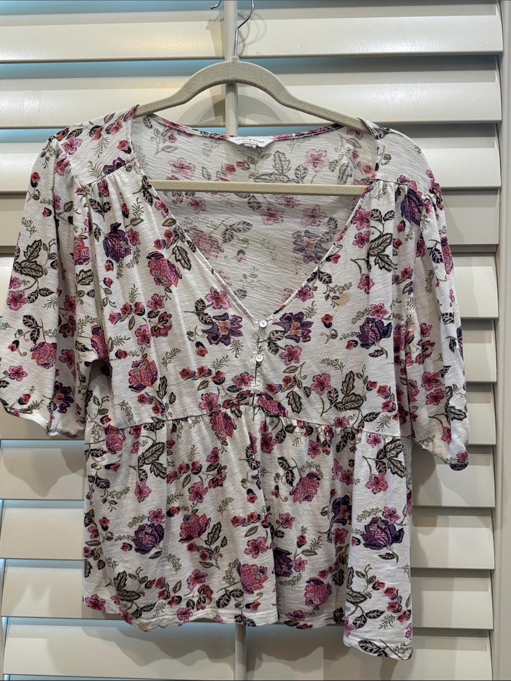 Lucky Brand White Floral V-Neck Peplum Top